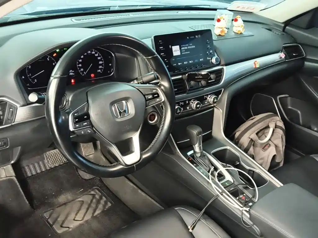 Honda Accord 2020 — фото 10