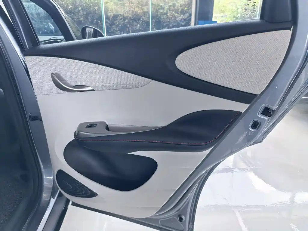 BYD Dolphin 2022 — фото 17