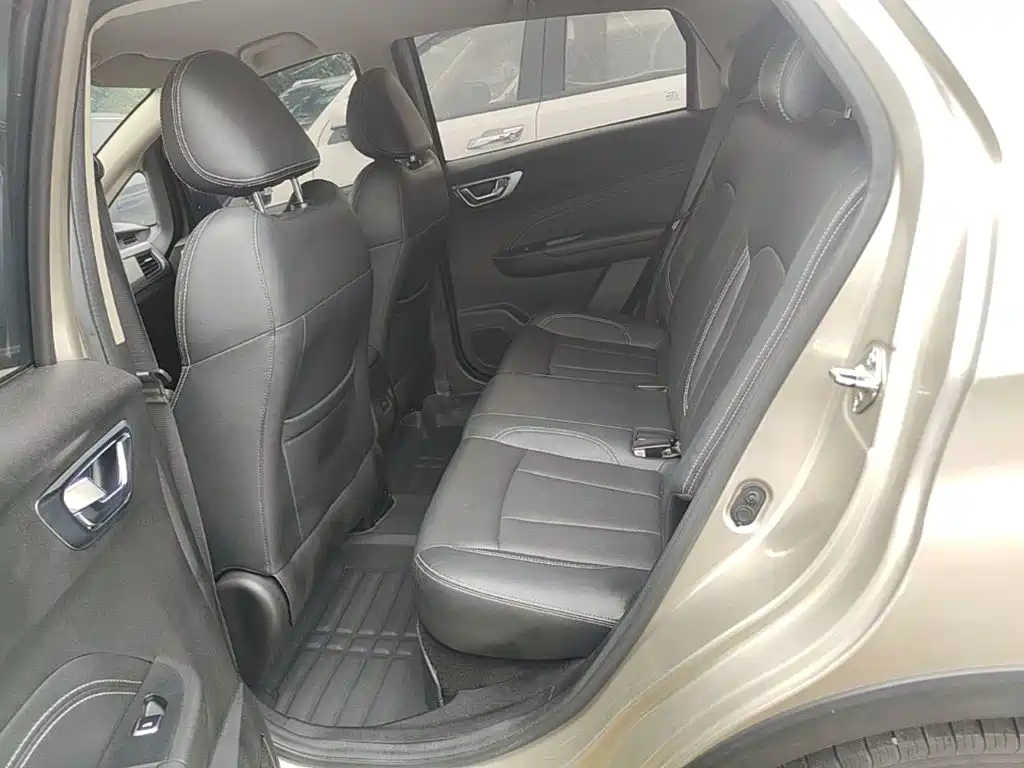 Geely Vision X3 2020 — фото 17