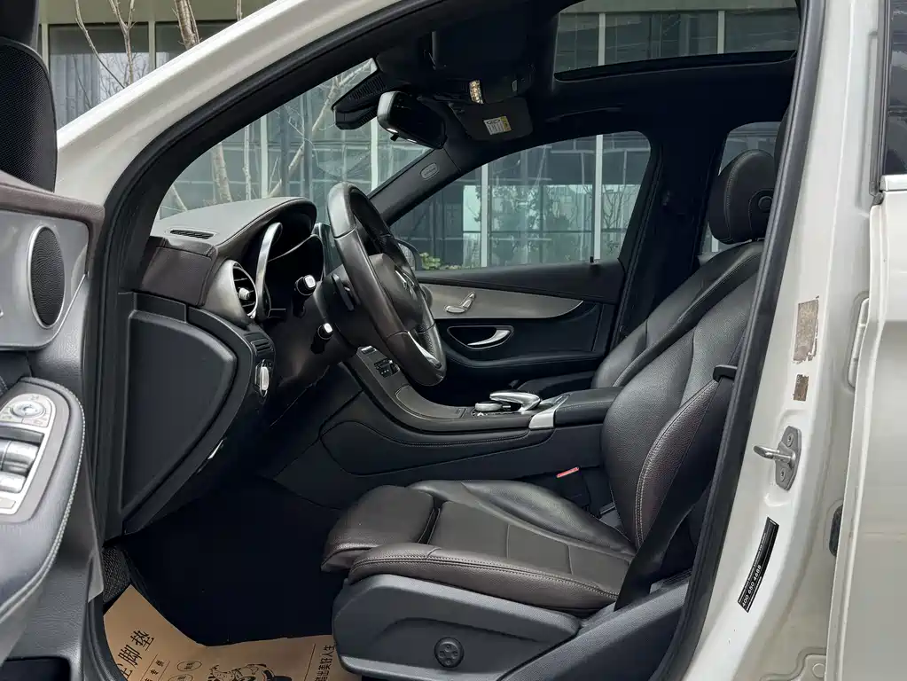 Mercedes-Benz GLC 2018 — фото 14