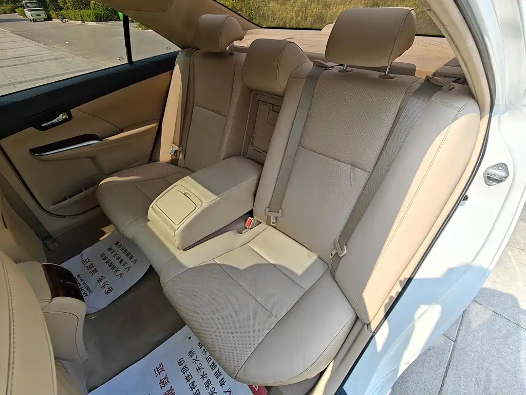 Toyota Camry 2014 — фото 20