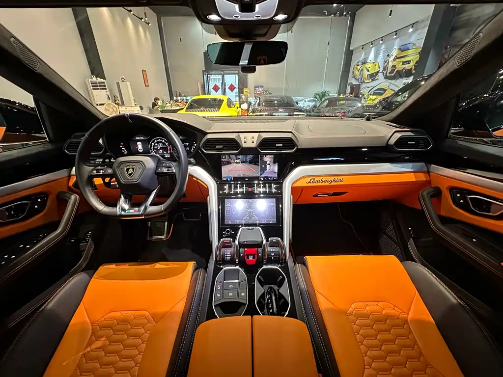 Lamborghini Urus 2023 — фото 15