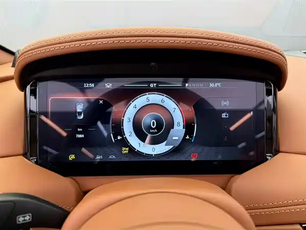 Aston Martin DB12 2023