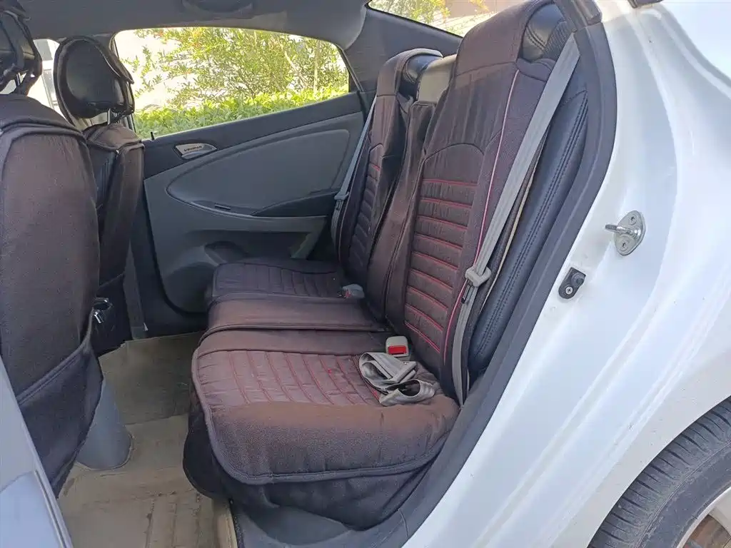 Hyundai Verna 2015 — фото 15