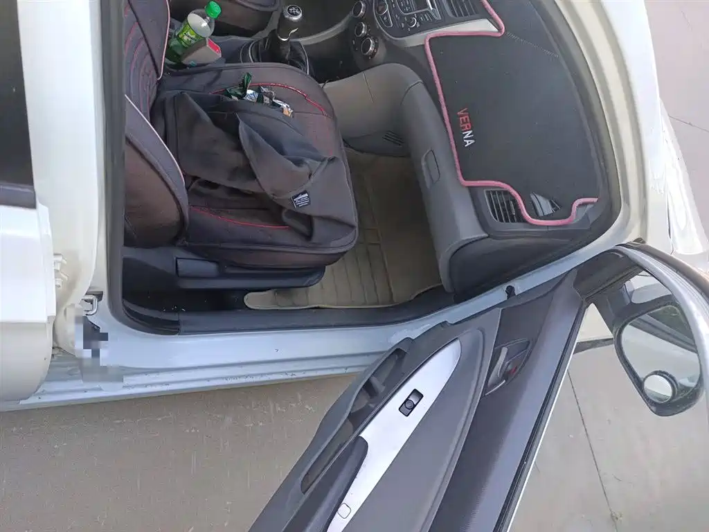 Hyundai Verna 2015 — фото 20