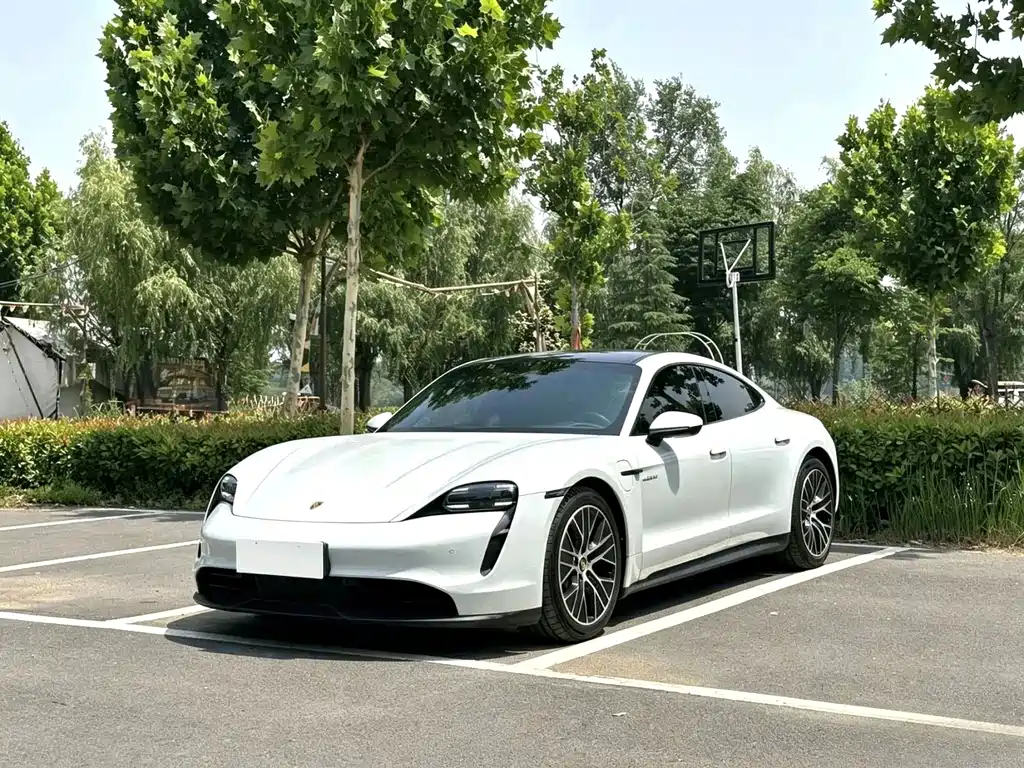 Porsche Taycan 2021