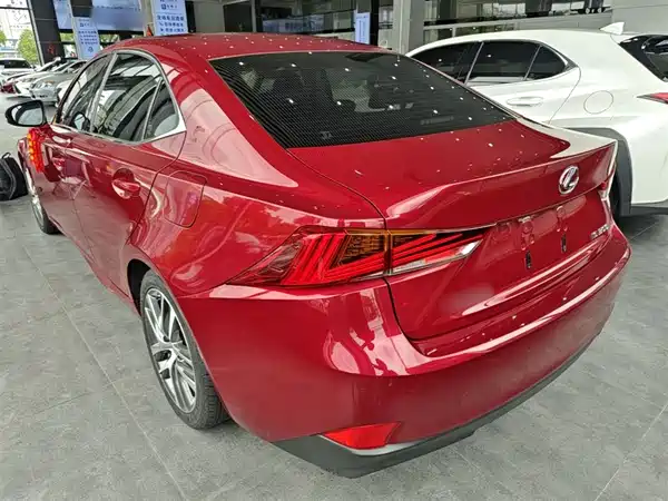 Lexus IS 2017