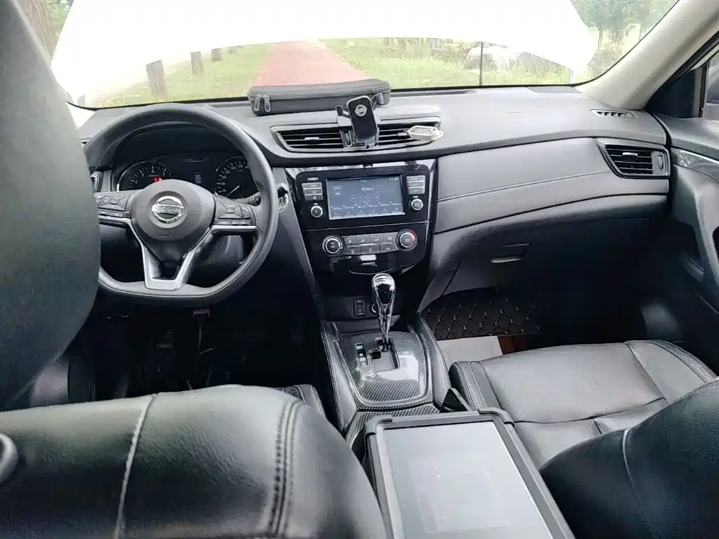 Nissan X-Trail 2018 — фото 10