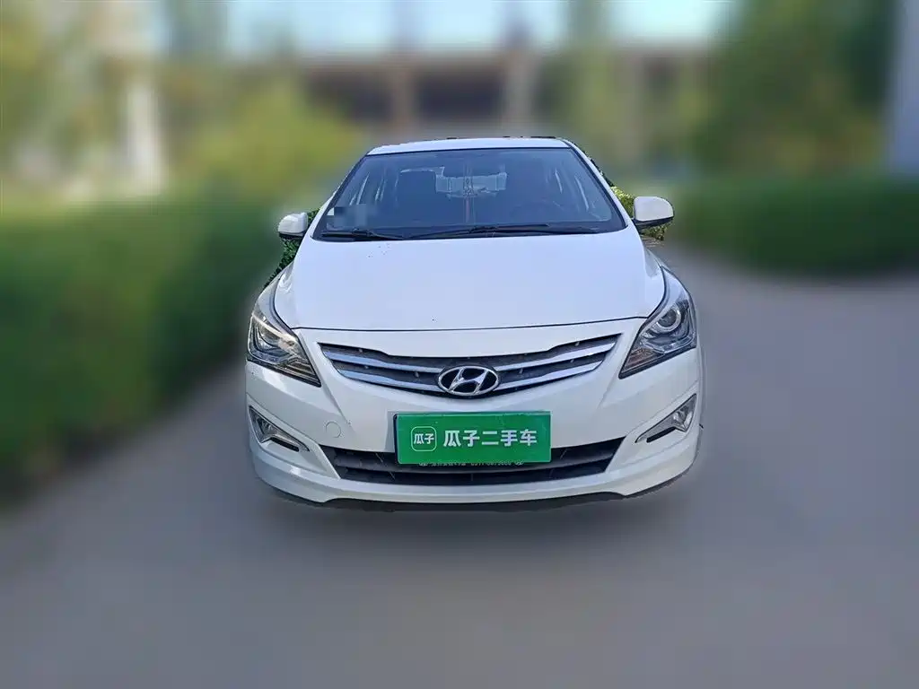 Hyundai Verna 2015 — фото 24