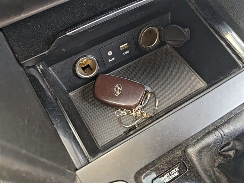 Hyundai Elantra 2017 — фото 9