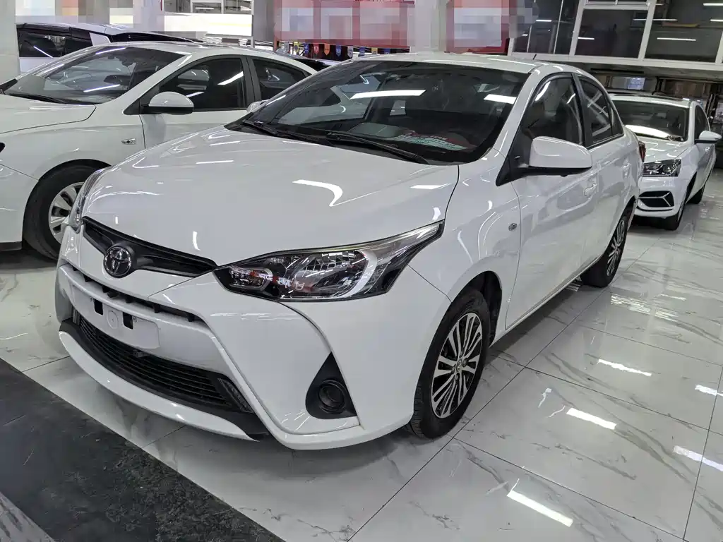 Toyota Yaris L 2019 — фото 1