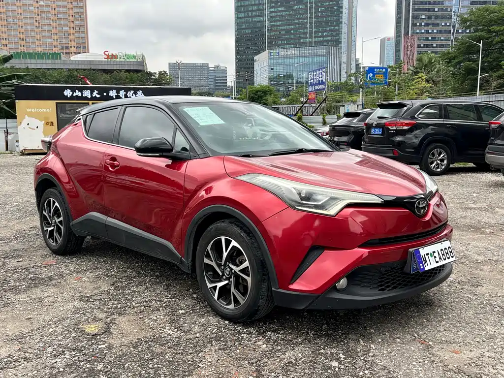 Toyota C-HR 2018 — фото 1