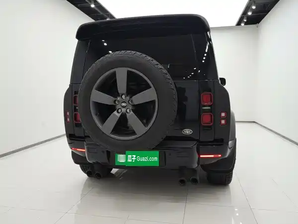 Land Rover Defender 2022