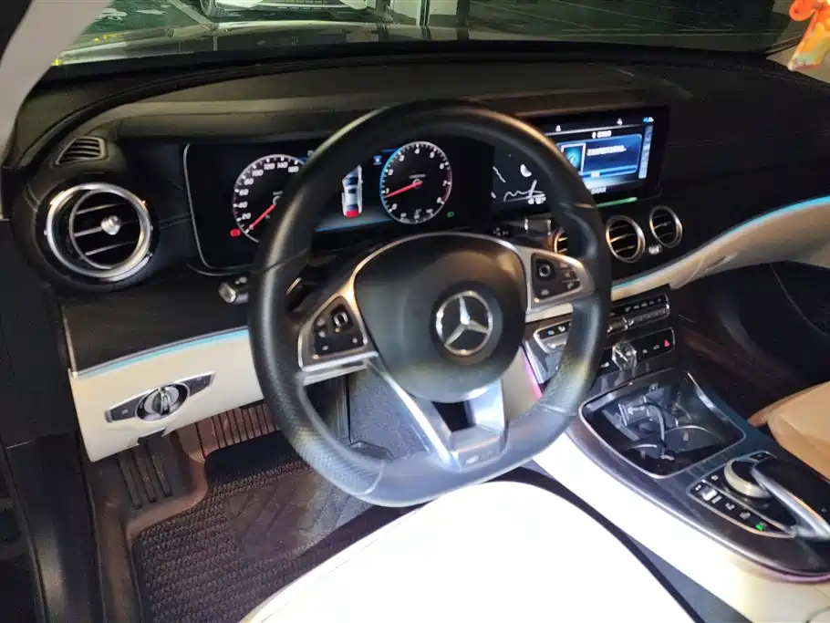 Mercedes-Benz E-Class 2018 — фото 12