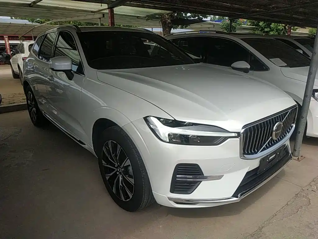 Volvo XC60 2023 — фото 4
