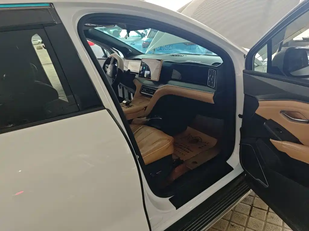 BYD Song L DM-i 2024 — фото 19