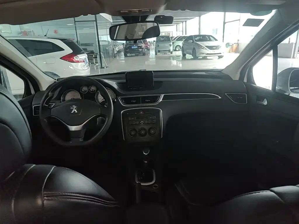 Peugeot 308 2014 — фото 10
