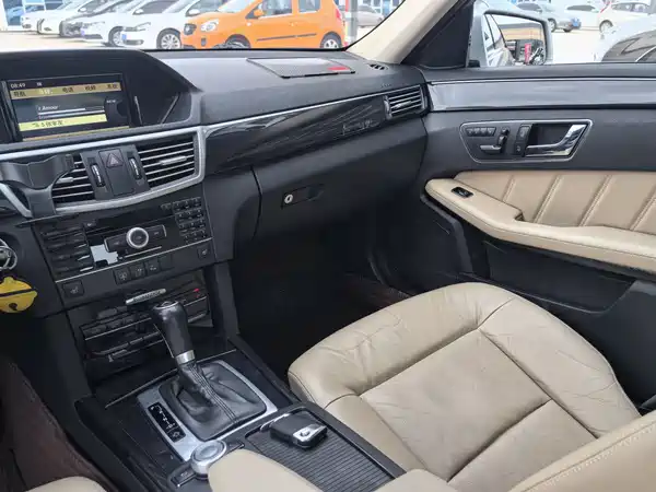 Mercedes-Benz E-Class 2011