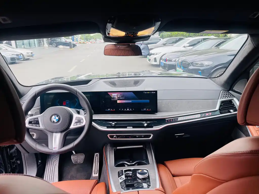 BMW X7 2025