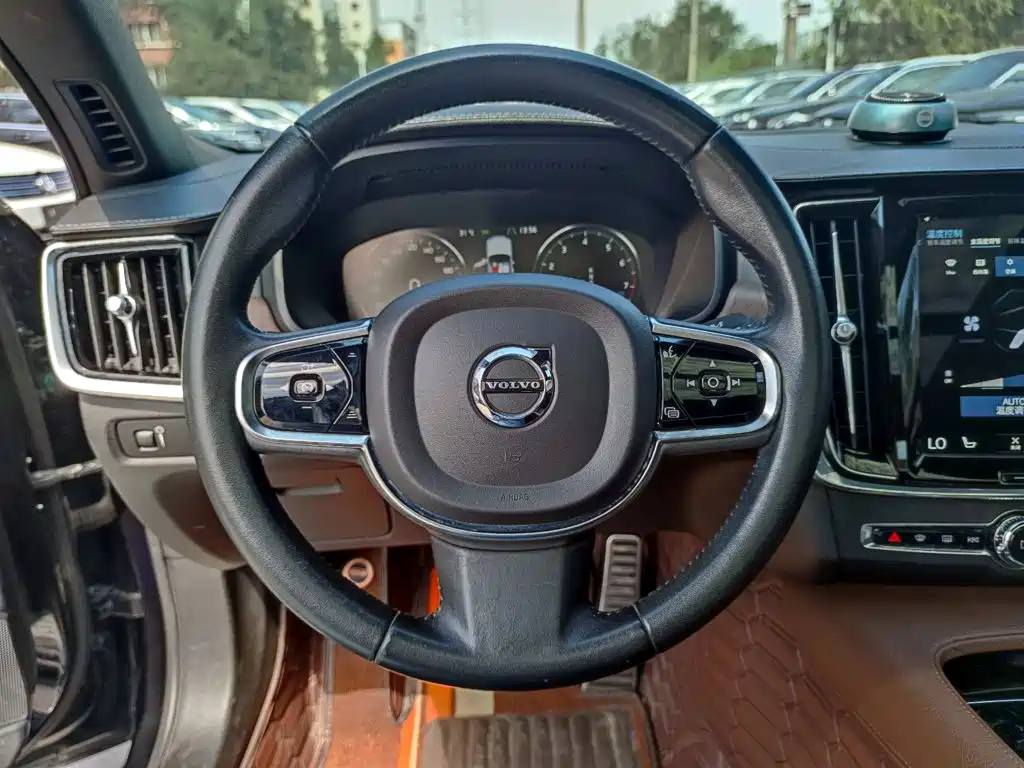 Volvo S90 2021 — фото 12
