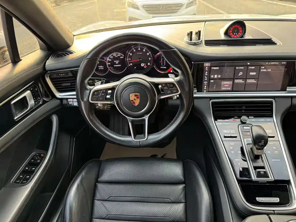 Porsche Panamera 2019 — фото 13