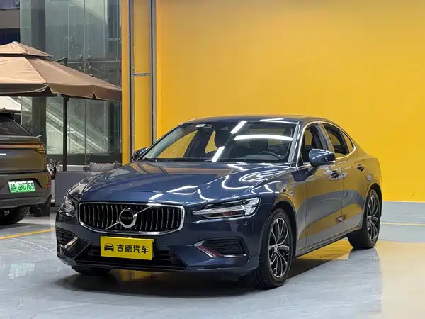 Volvo S60 2022