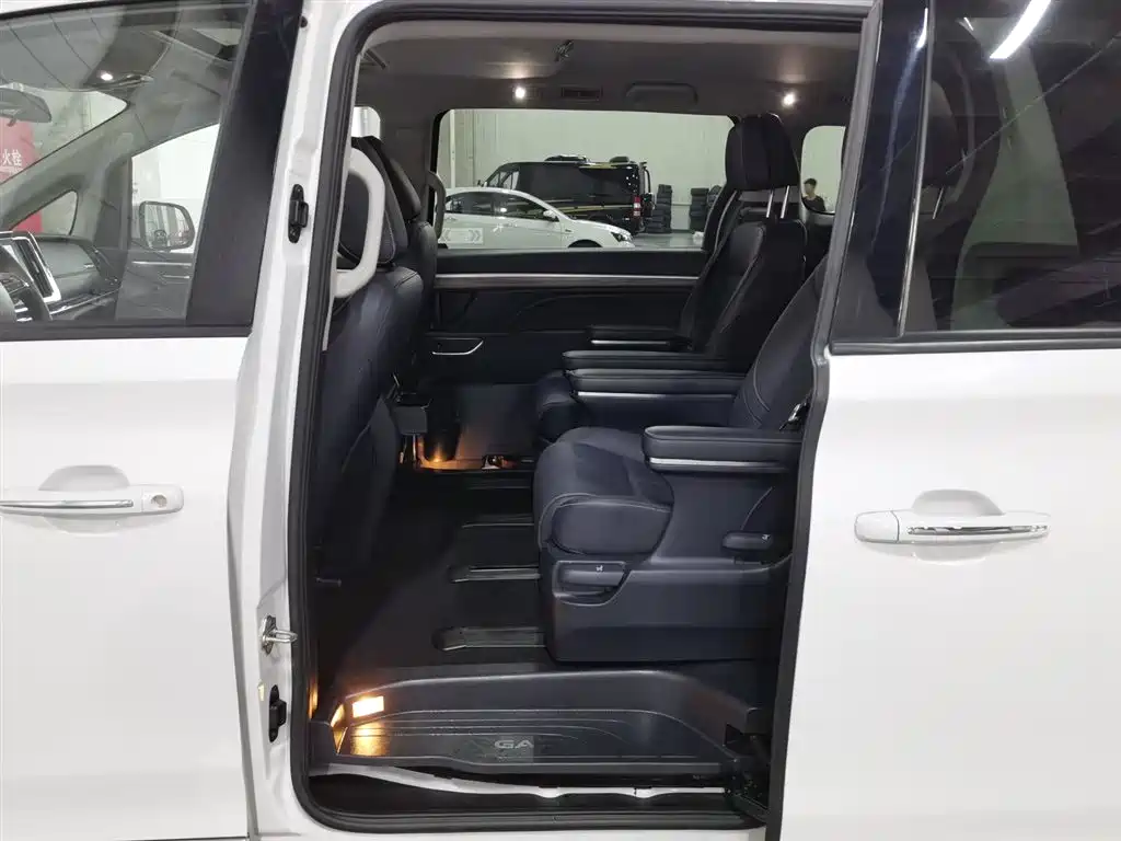 GAC Motor Trumpchi M8 2023 — фото 15