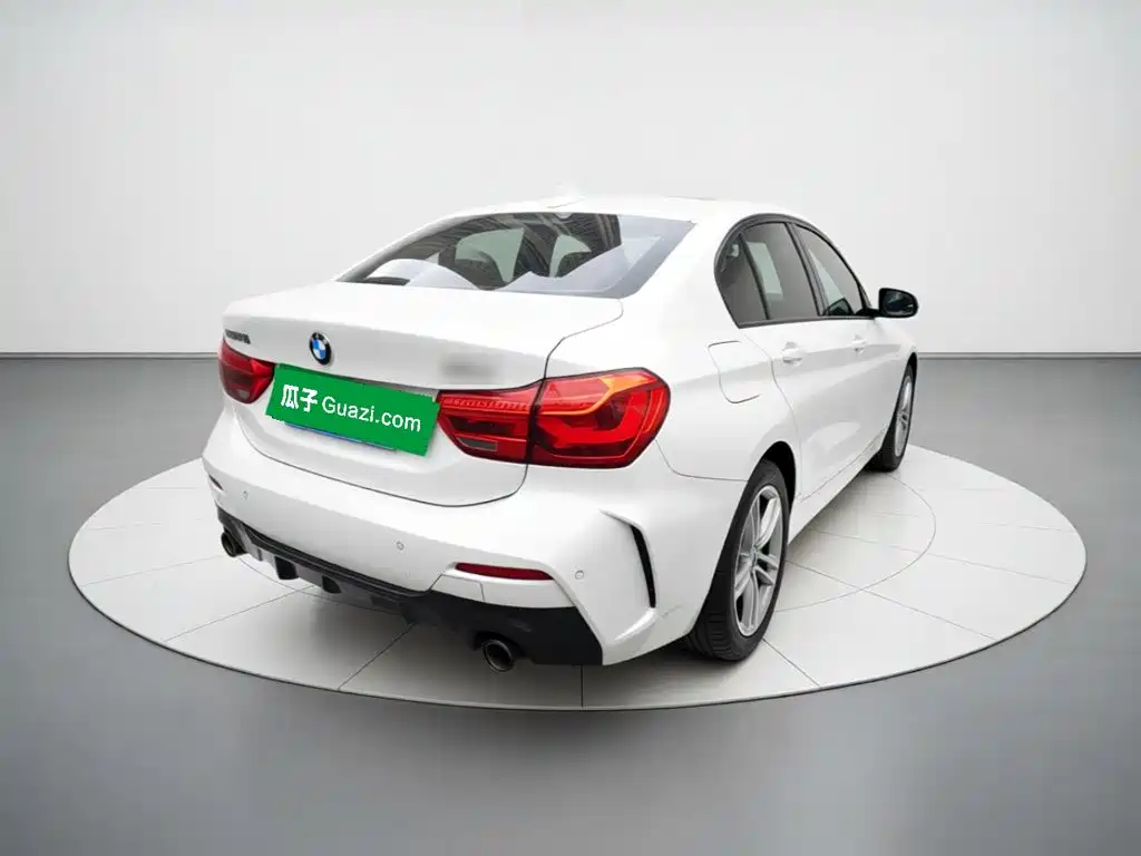 BMW 1 Series 2022 — фото 4