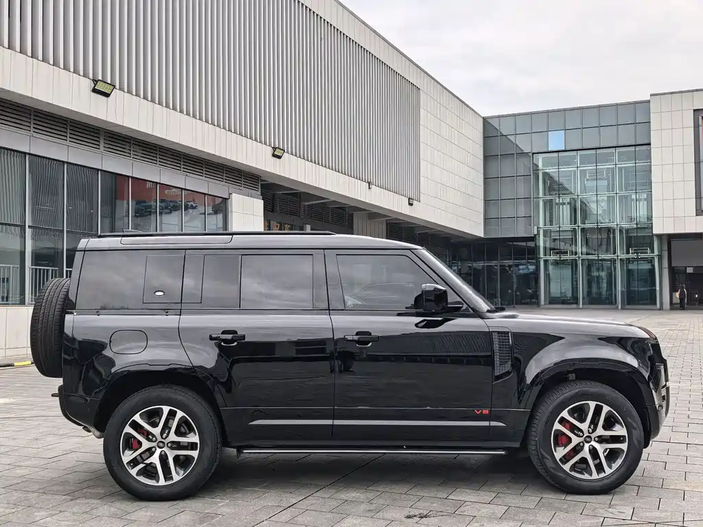 Land Rover Defender 2021 — фото 19