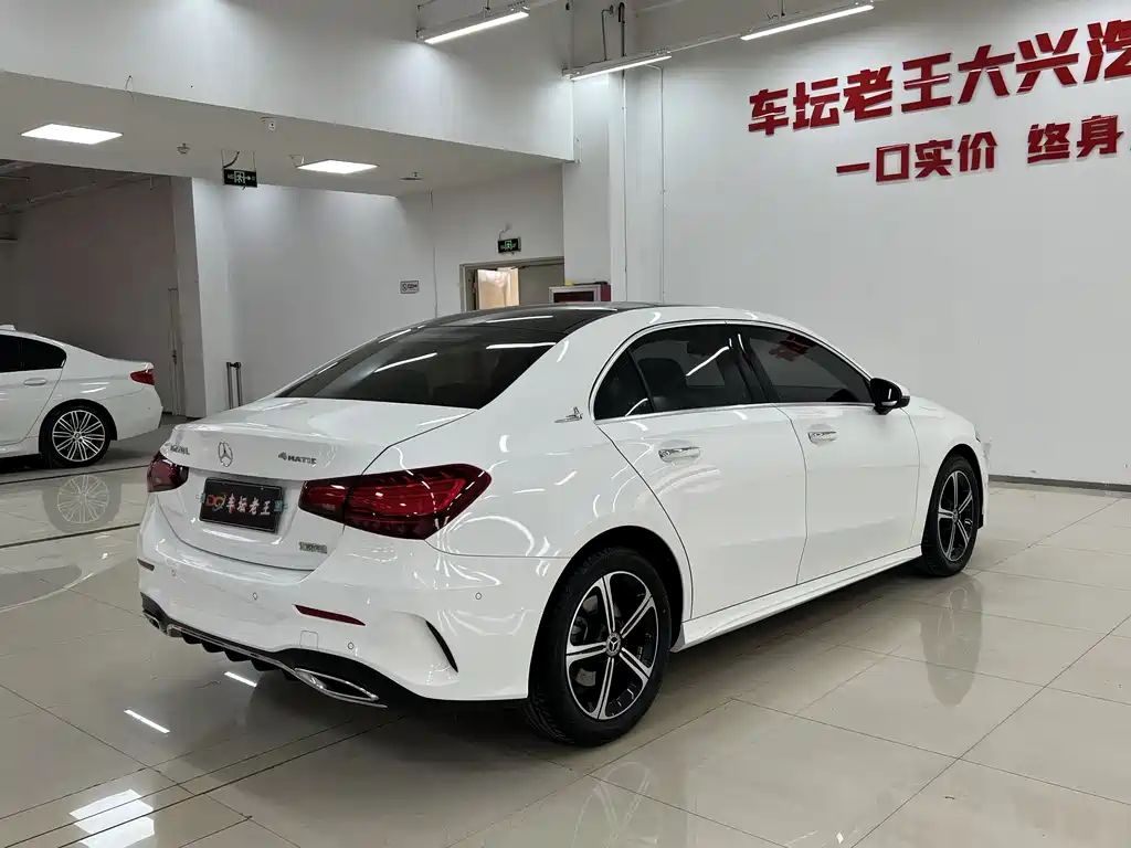 Mercedes-Benz A-Class 2024 — фото 4