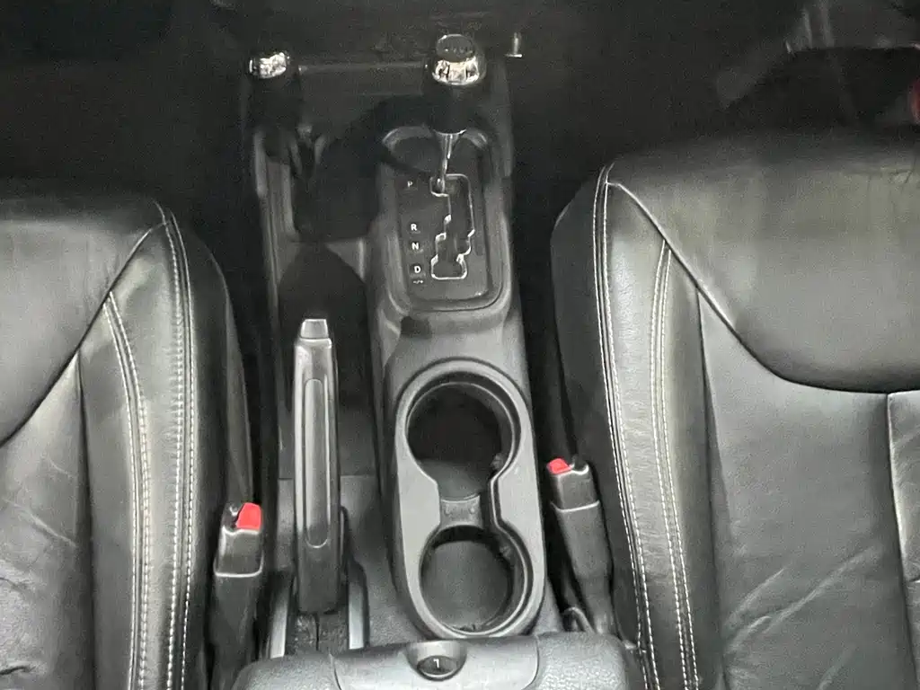 Jeep Wrangler 2015 — фото 14