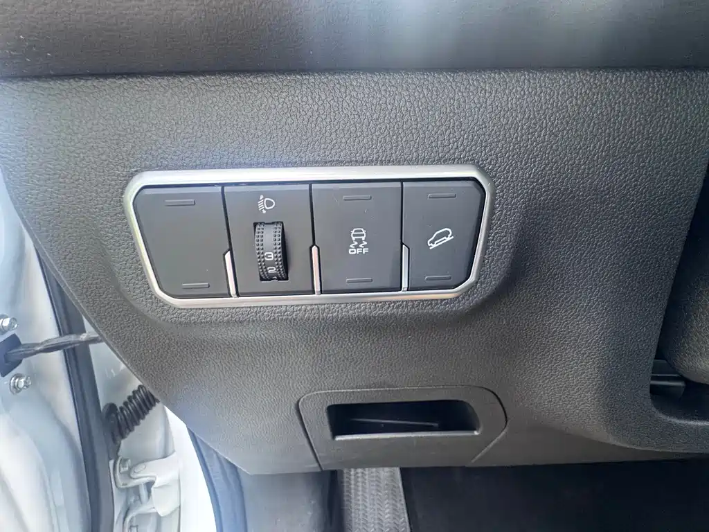 Haval M6 2023 — фото 18