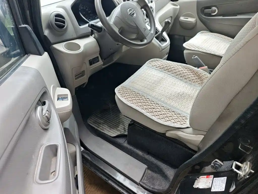 Nissan NV200 2014 — фото 14