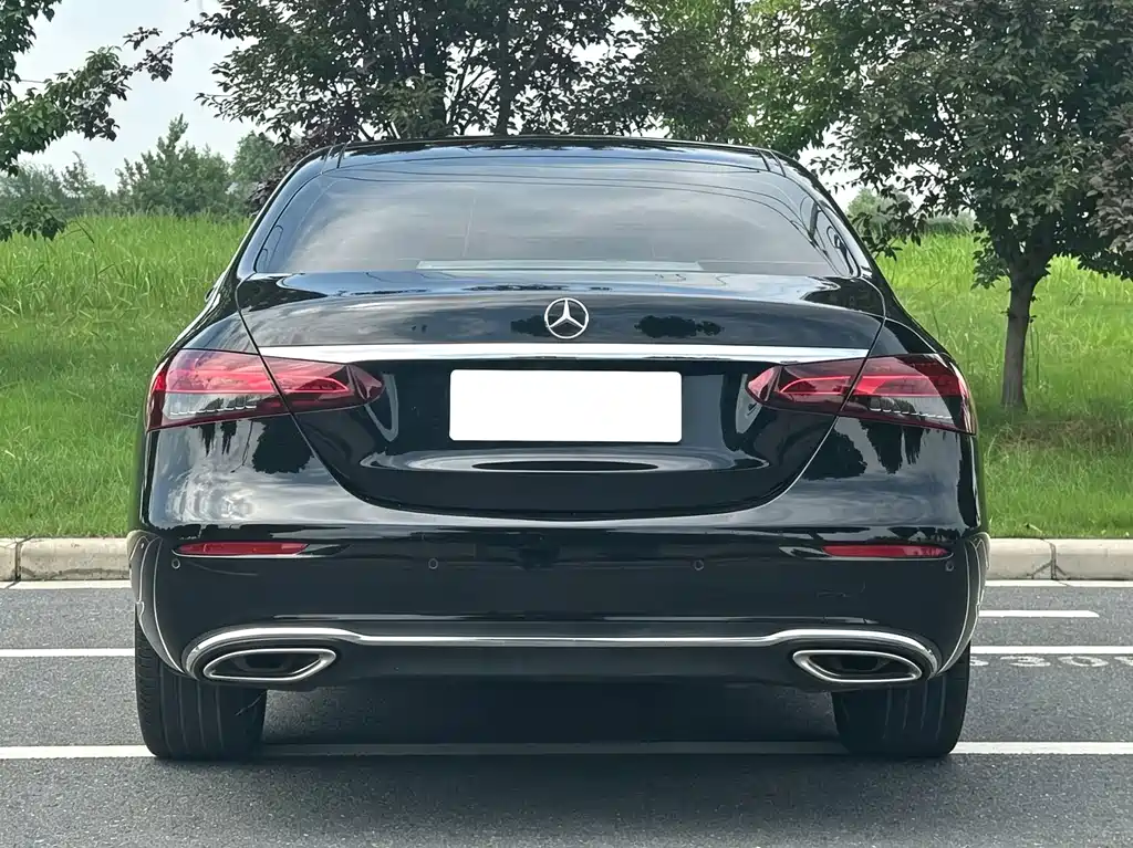 Mercedes-Benz E-Class 2022 — фото 9