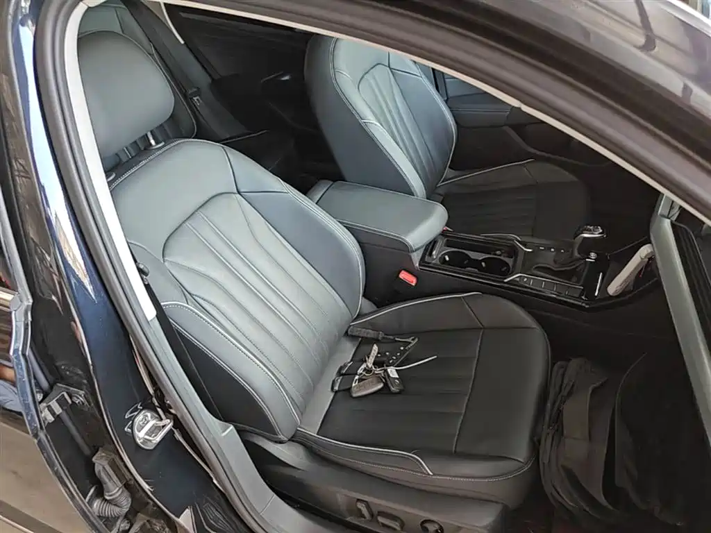 Volkswagen Passat 2022 — фото 25