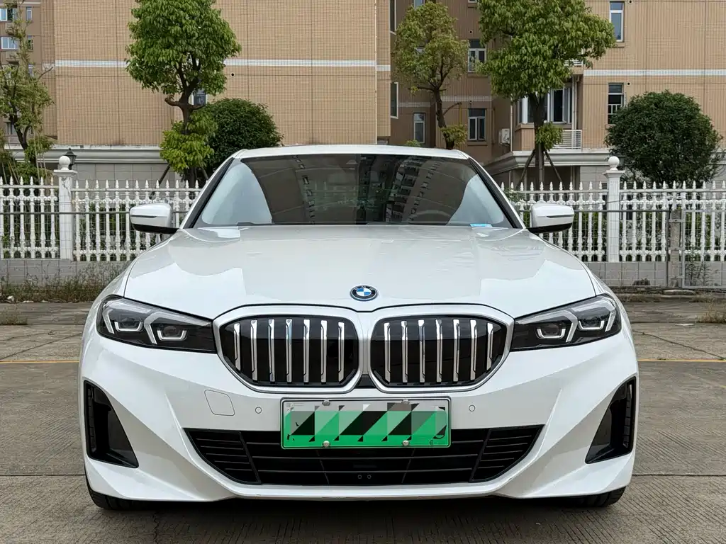BMW i3 2024