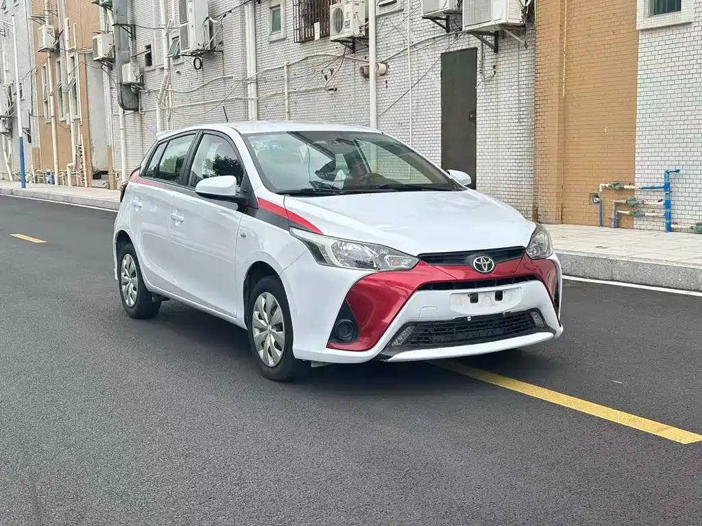 Toyota Yaris L 2018 — фото 2