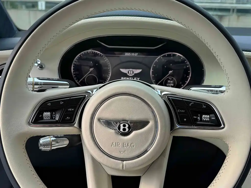 Bentley Continental 2021 — фото 10