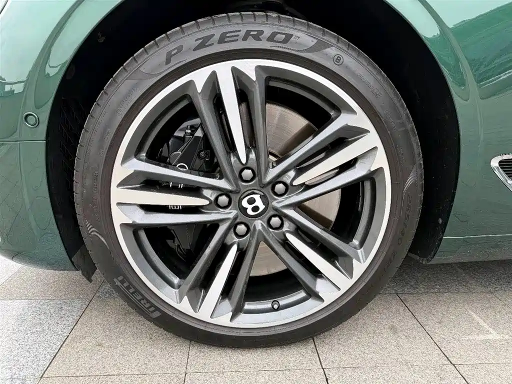 Bentley Continental 2022 — фото 11