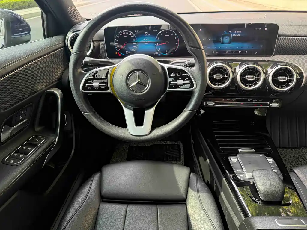 Mercedes-Benz A-Class 2020 — фото 9