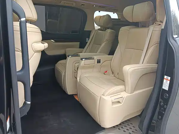 Toyota Alphard 2020