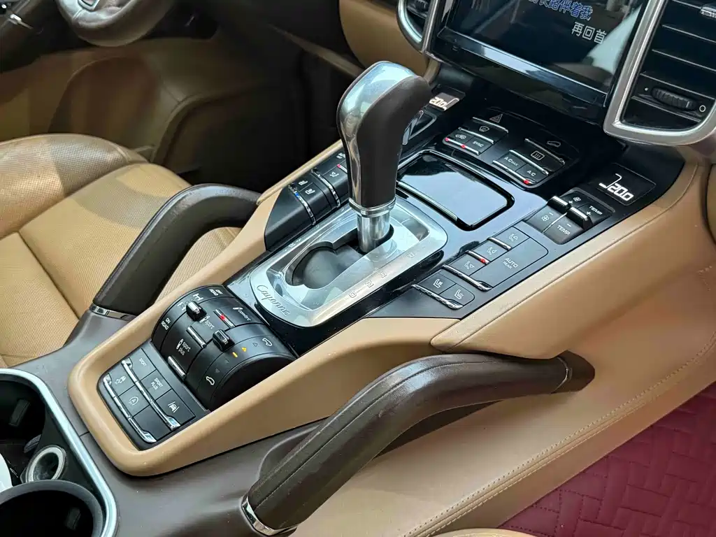 Porsche Cayenne 2015 — фото 14