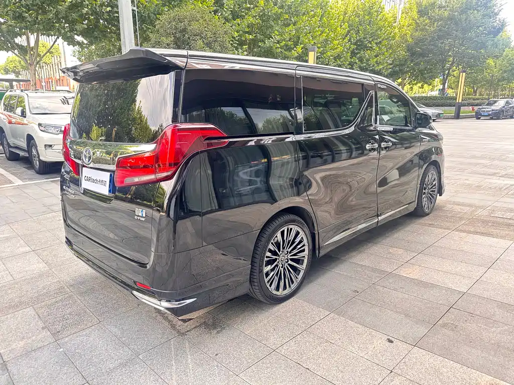 Toyota Alphard 2022 — фото 5