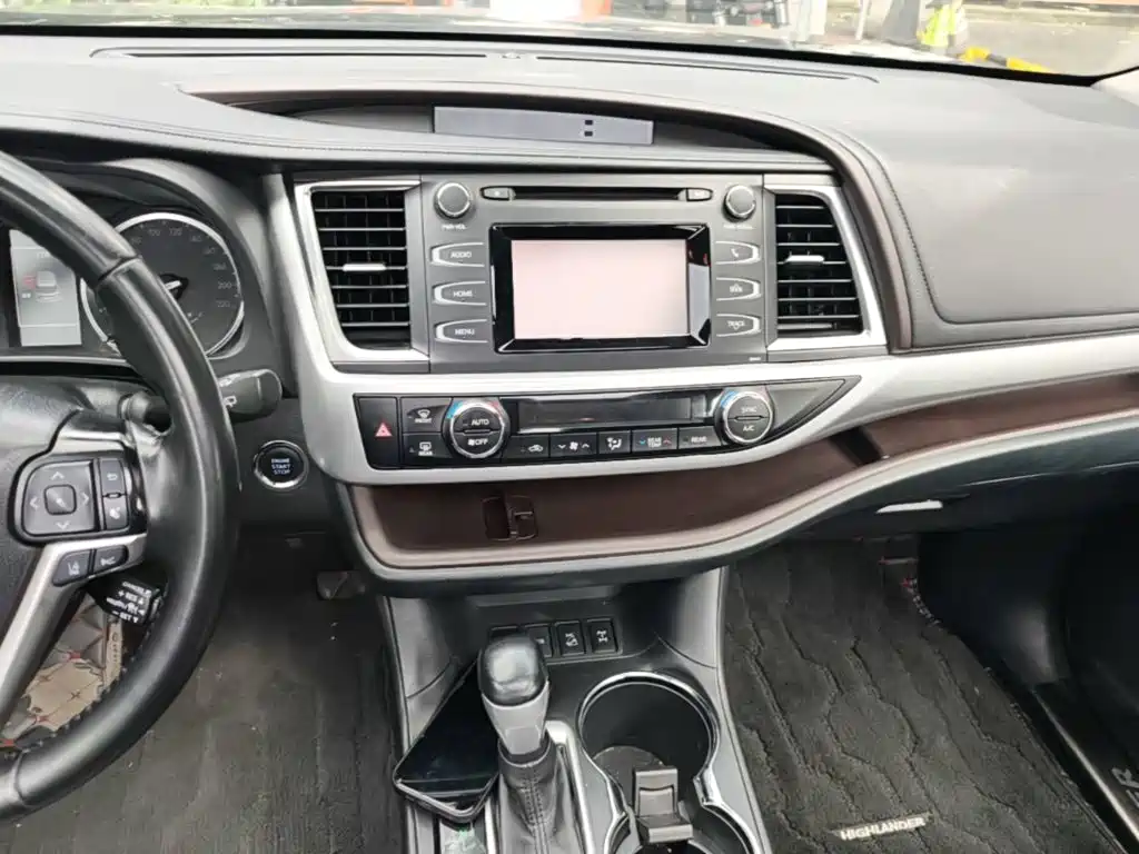 Toyota Highlander 2018 — фото 13