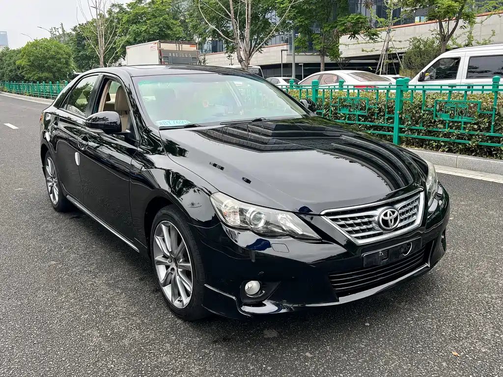 Toyota Reiz 2013