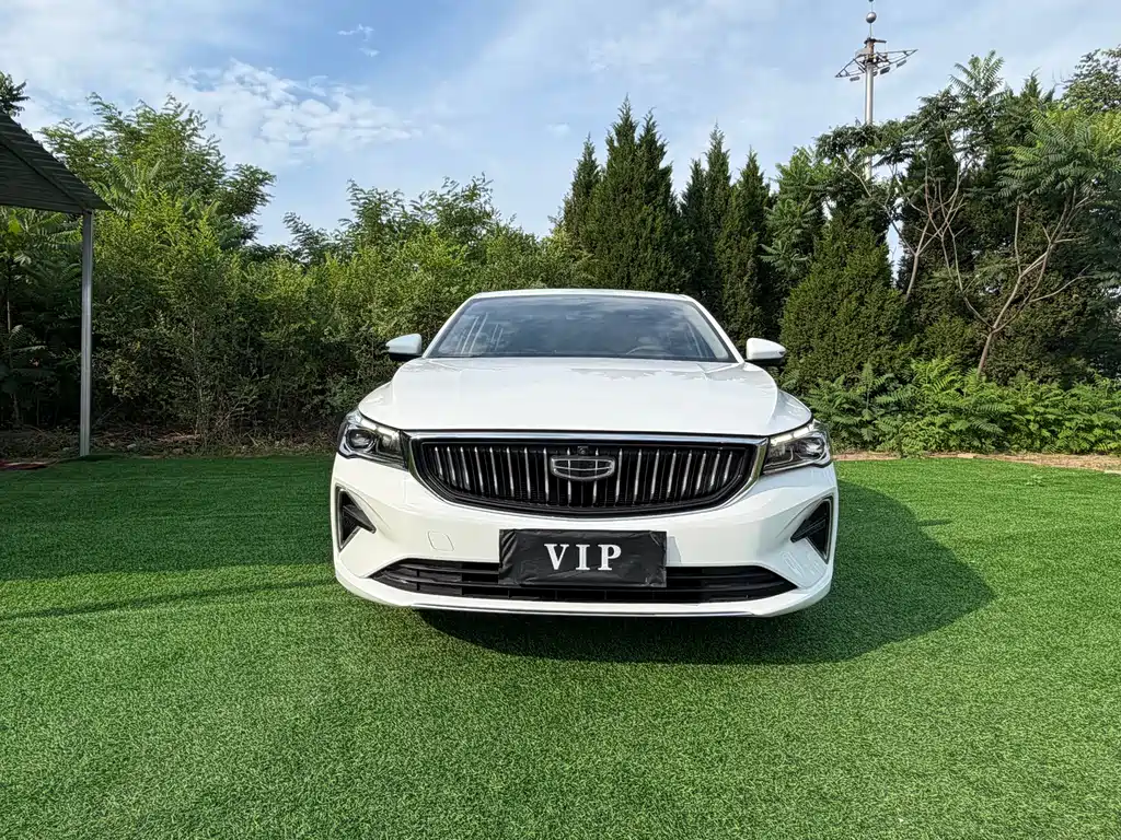 Geely Emgrand 2021