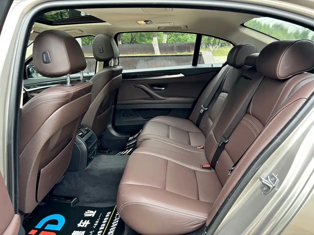 BMW 5 Series 2014 — фото 16