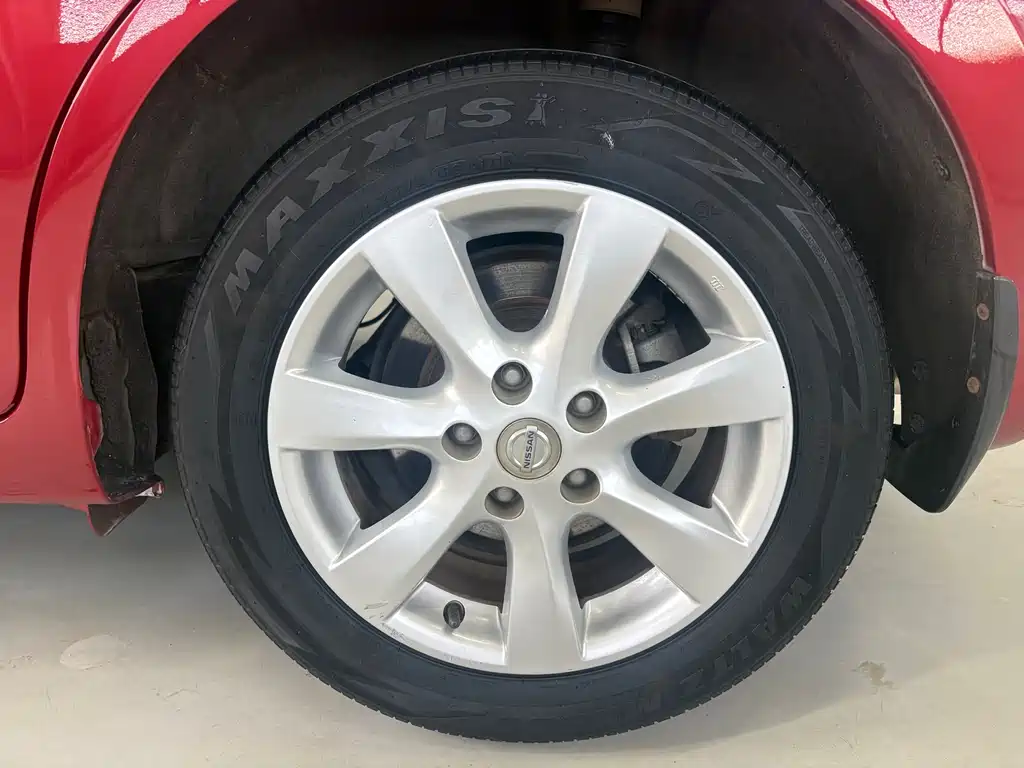 Nissan Tiida 2015 — фото 11