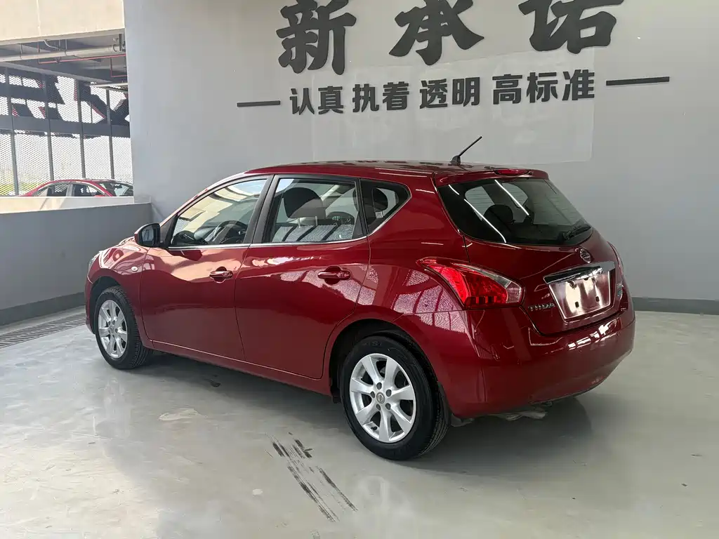Nissan Tiida 2015 — фото 9
