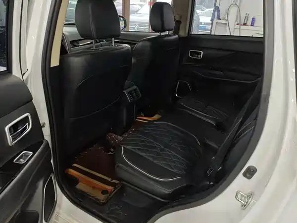 Mitsubishi Outlander 2023